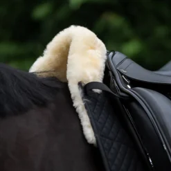 Schabracke - Lammfell mit innenliegenden Taschen
