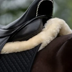 Schabracke - Lammfell mit innenliegenden Taschen
