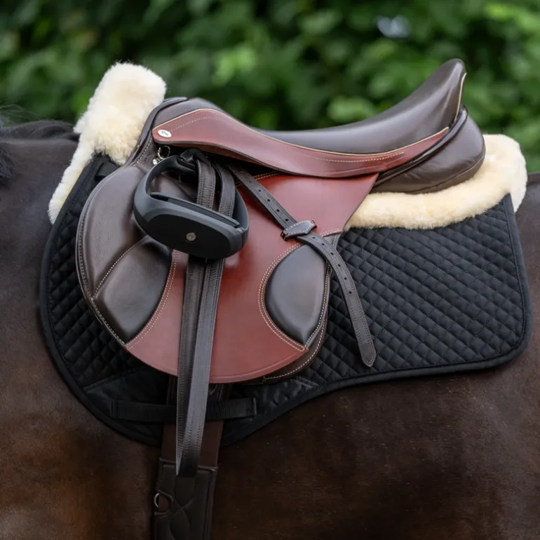 Schabracke - Lammfell mit innenliegenden Taschen